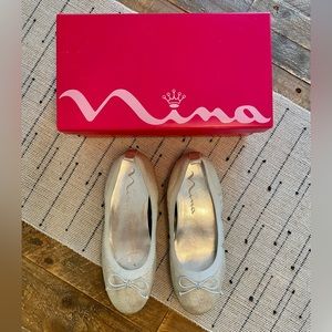 Nina - Girls’ Esther Ballet Flats - Off-White Embossed Metallic - Size 2.5M
